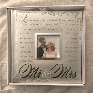 New beautiful wedding album never used got as gift!!!